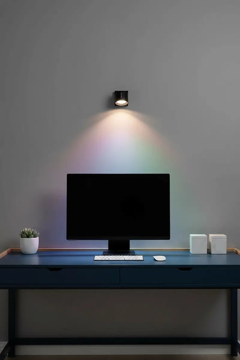 Lampe murale Nerova spot LED RGB éclairage coloré bureau design minimaliste