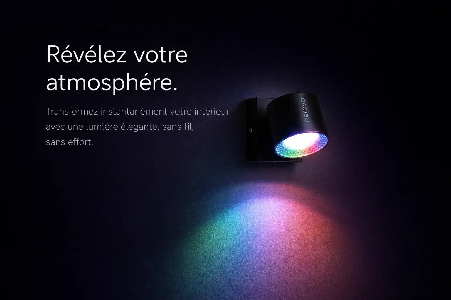 Lampe murale Nerova LED RGB multicolore montée sur mur sombre